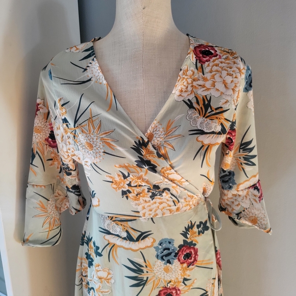 Floral Maxi Wrap Dress - Green - Picture 2 of 8